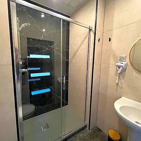 Brit Du Parc Hotel 3*