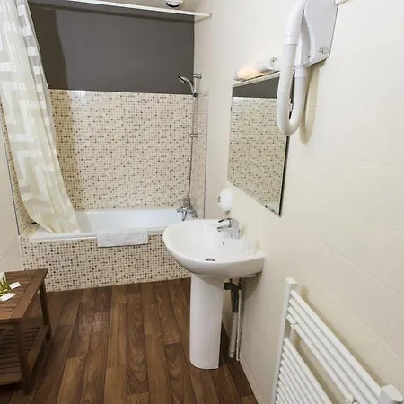 Hotel Brit Du Parc 3*